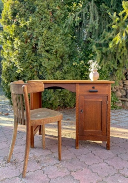 Zgrabne dębowe biurko vintage