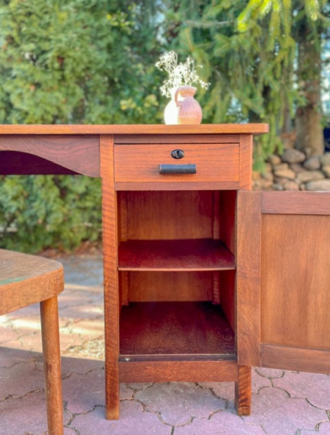 Zgrabne dębowe biurko vintage