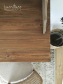 Rustykalne biurko w przygaszonej oliwce