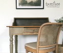 Rustykalne biurko w przygaszonej oliwce